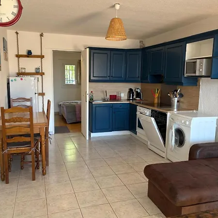 Appartement En Rdc Avec Grandre Terrasse Sur La Marina *