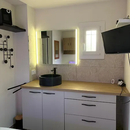 Apartmán En Rdc Avec Grandre Terrasse Sur La Marina